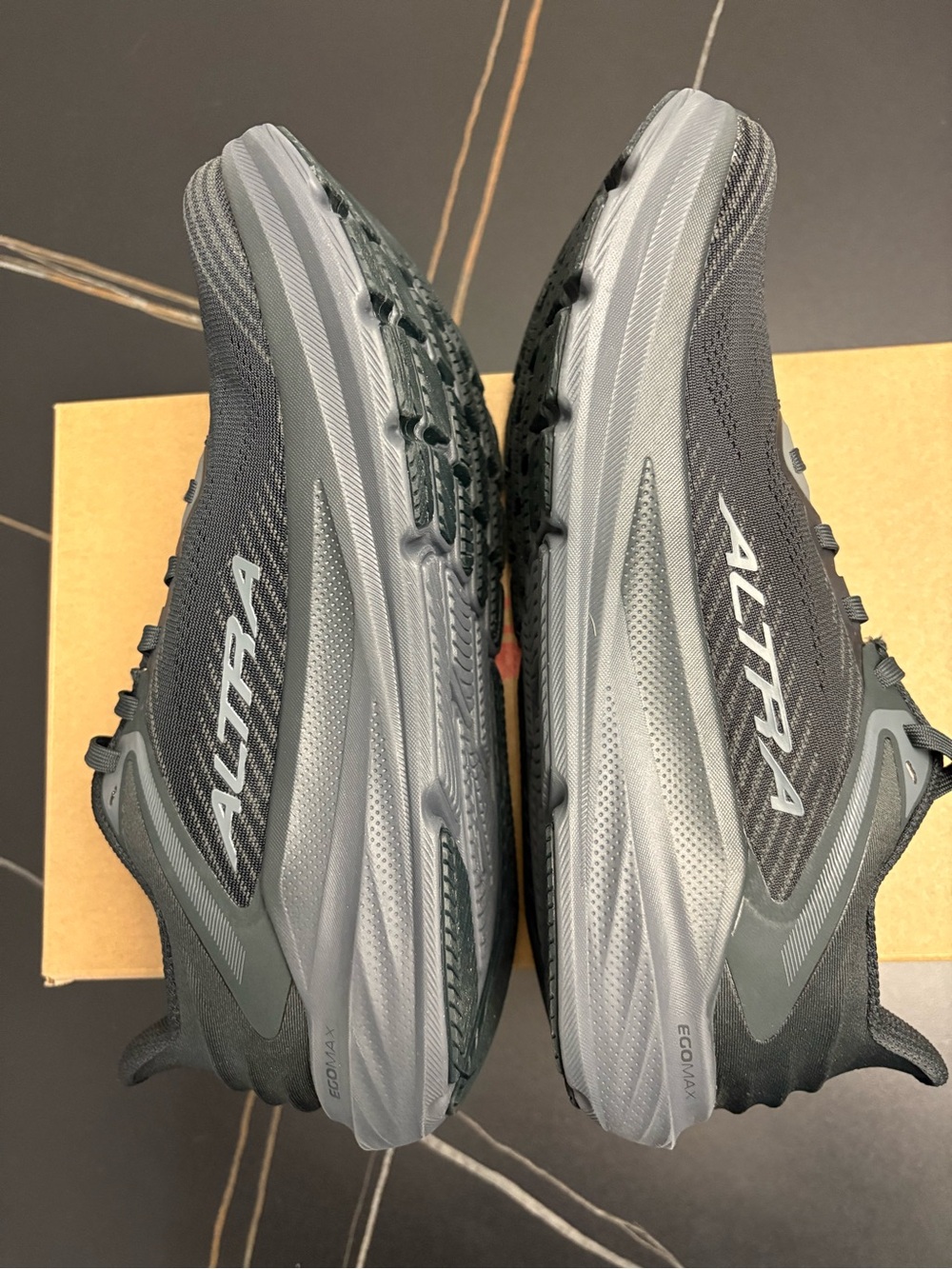 NWT ALTRA WOMEN’S TORIN 8 SZ 8 RUNNING SHOE.